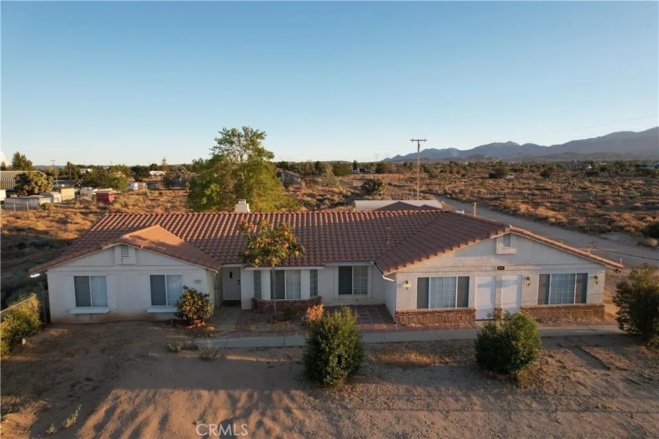 Desert Home with Mountain View - Apple Valley